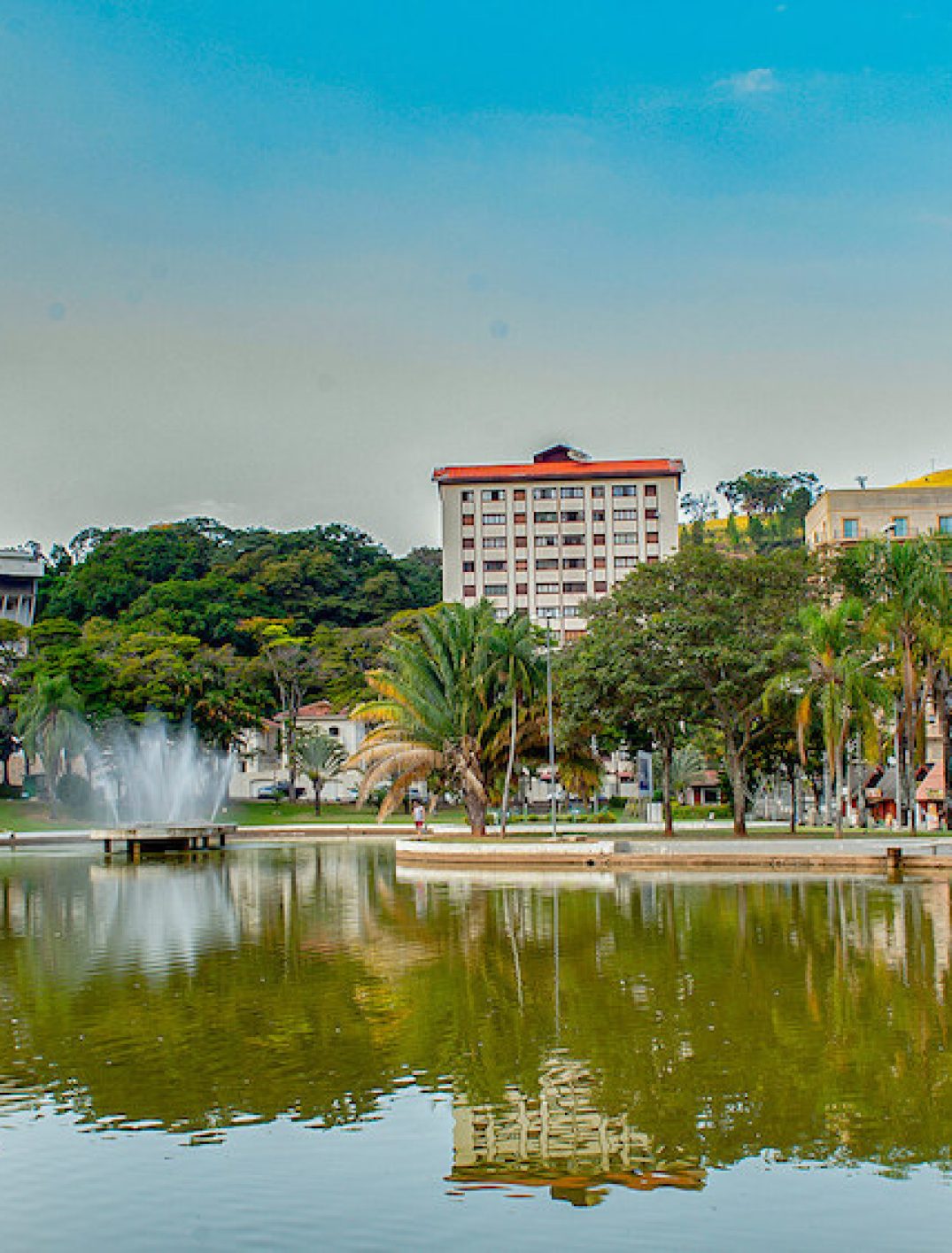 Águas de Lindoia - Famosa por suas Águas termais  e banhos de  terapêuticos no Balneário Municipal- shopping catalão