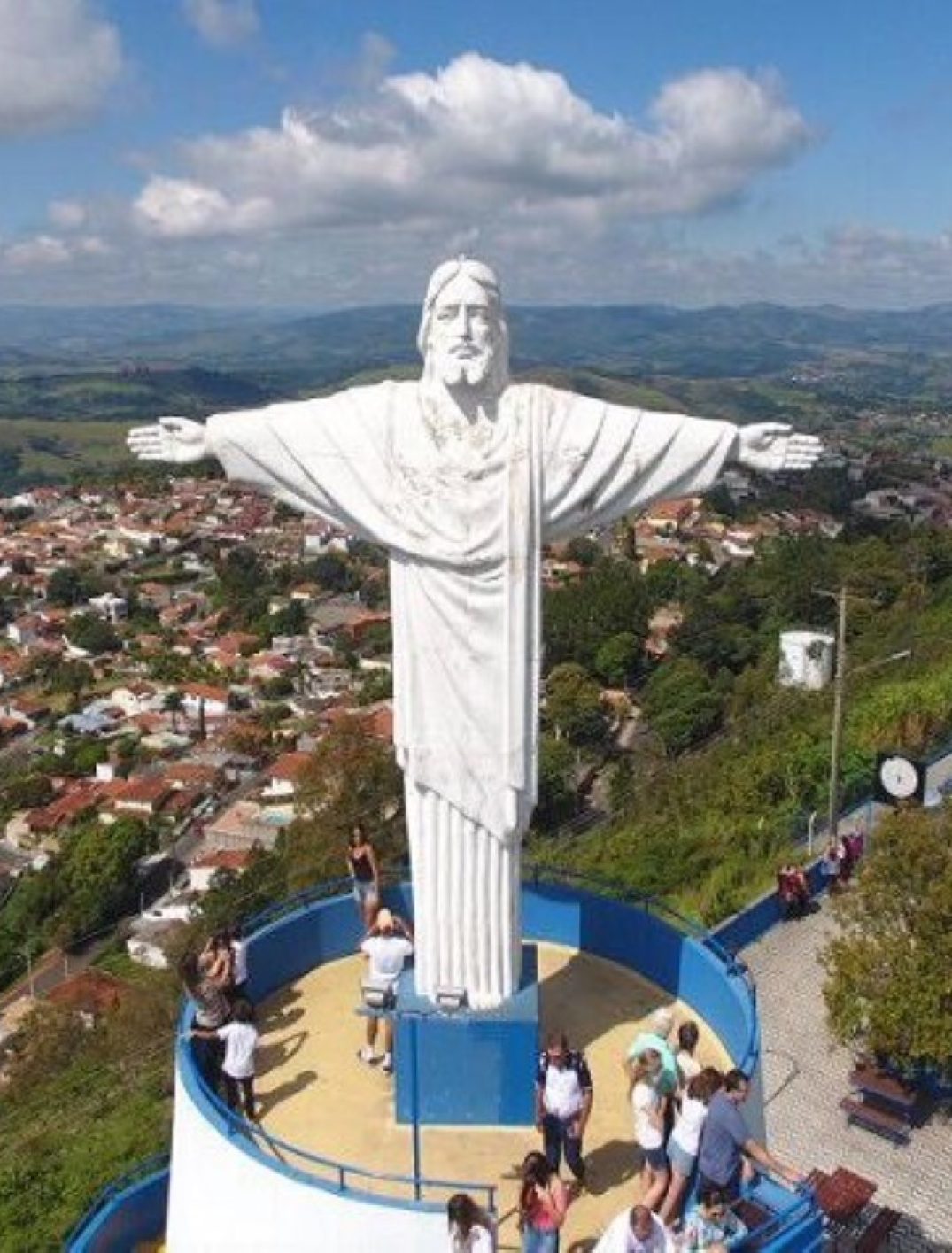 aguas-de-lindoia-cristo