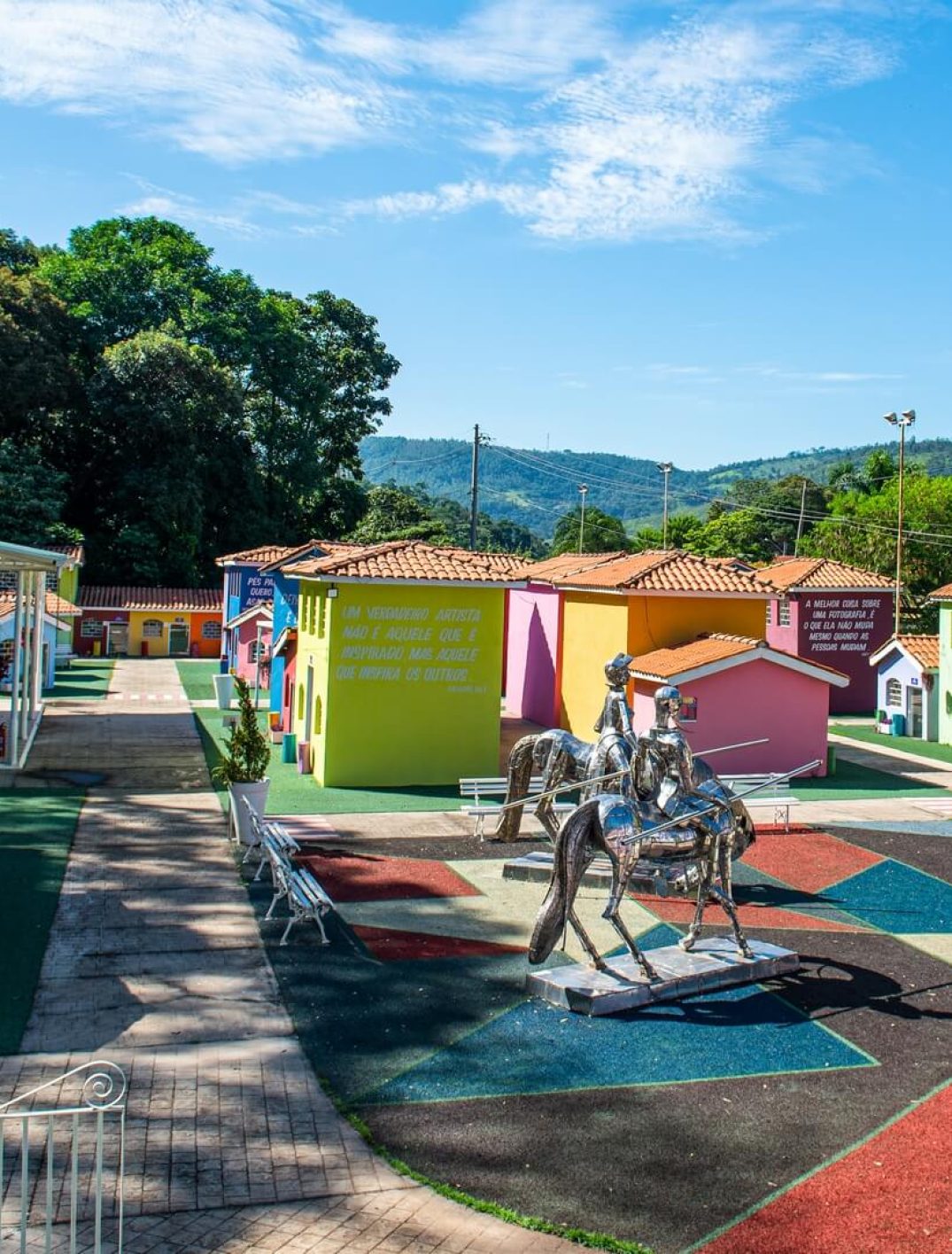 Centro histórico em cores Monte Alegre do Sul - shopping catalão